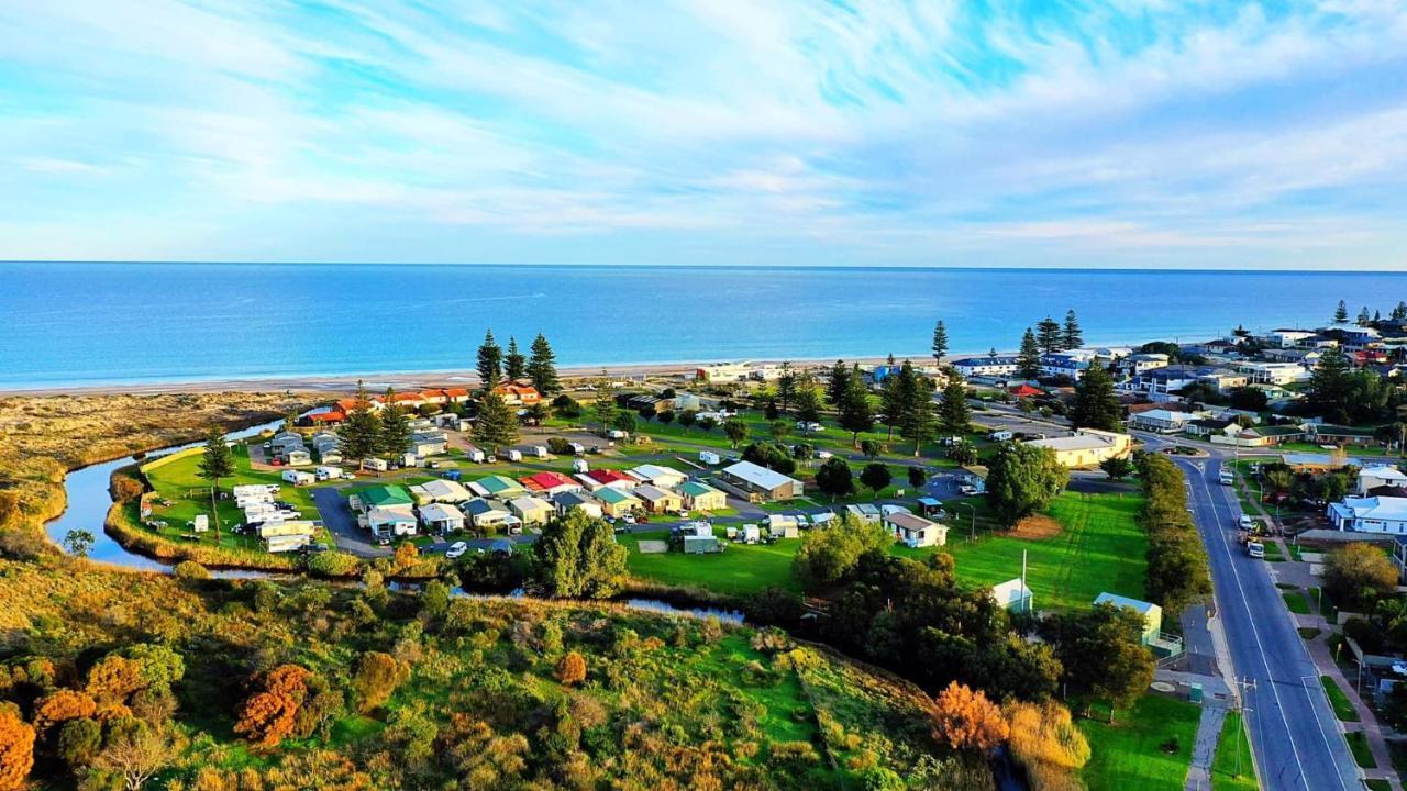 Moana Beach Tourist Park Exterior photo