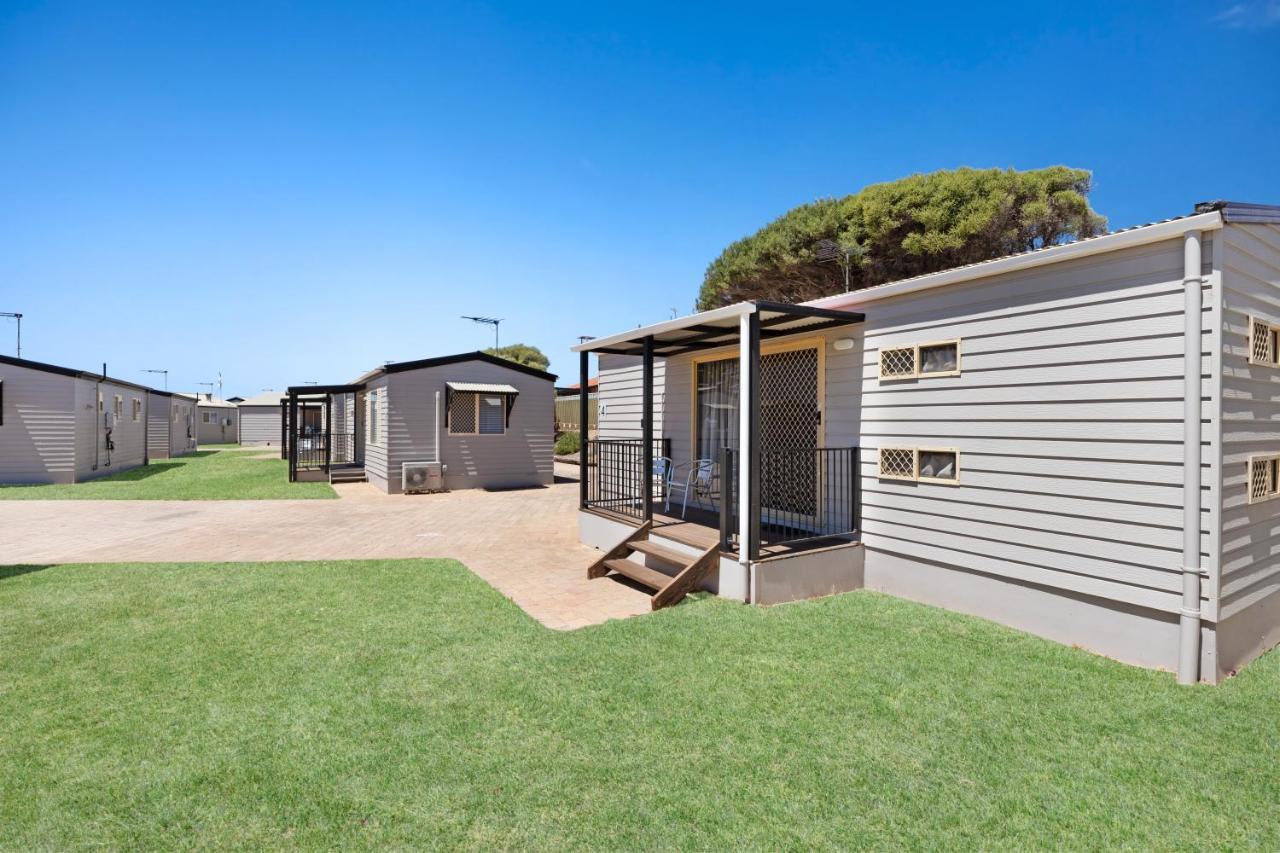 Moana Beach Tourist Park Exterior photo